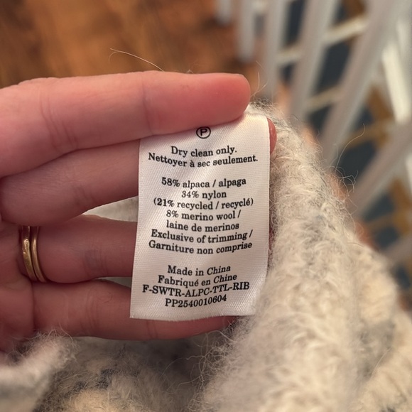 Everlane Alpaca Sweater - Picture 9 of 9